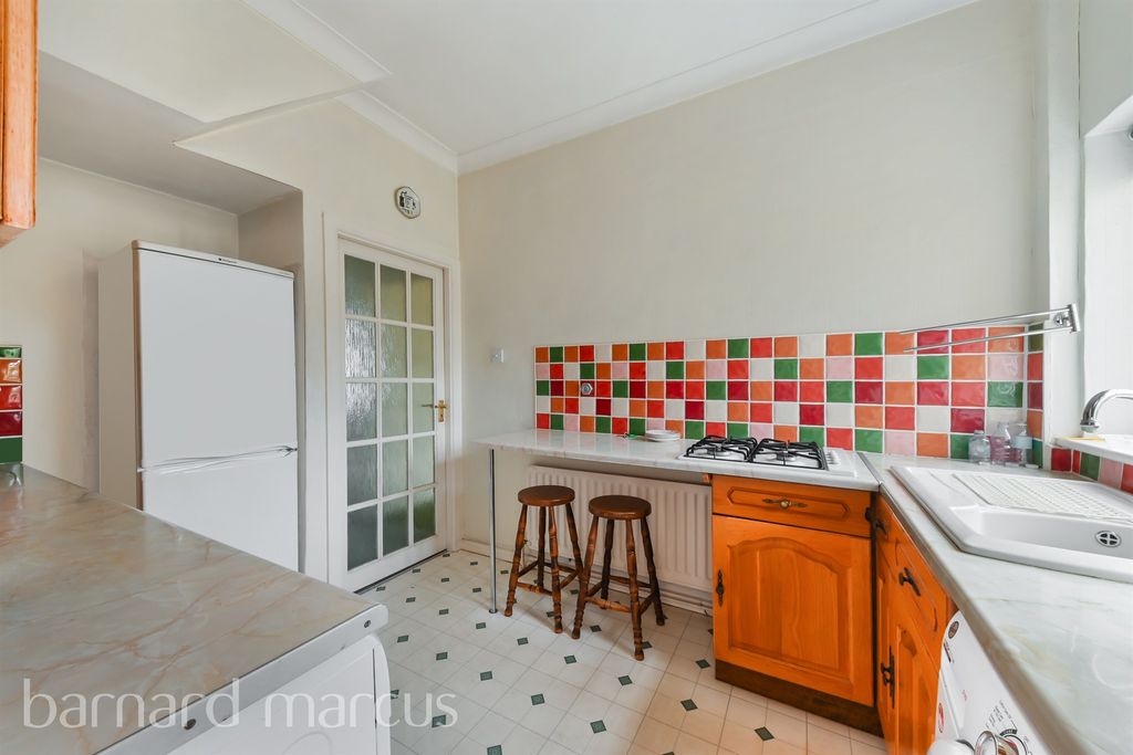 Property photo 3 of 12