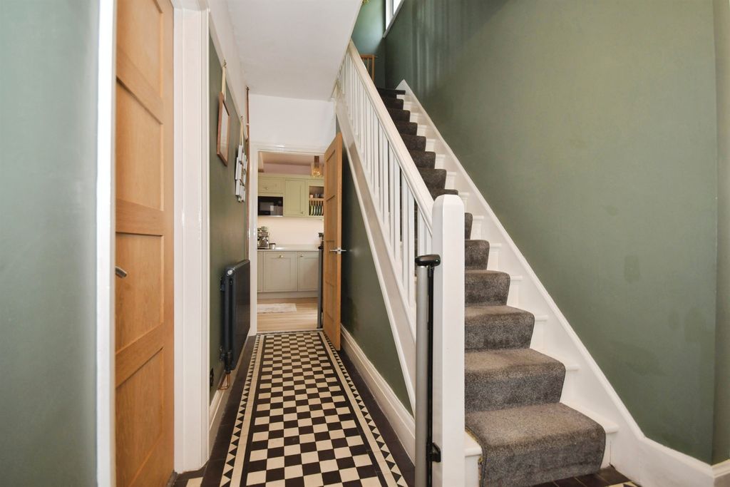 Property photo 3 of 52