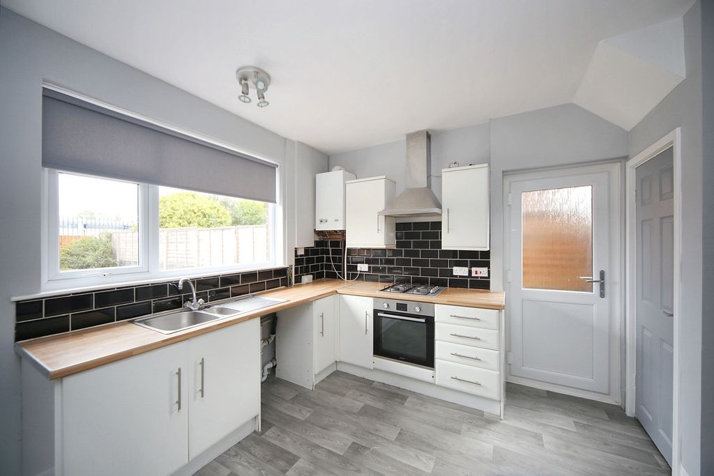 Property photo 3 of 22