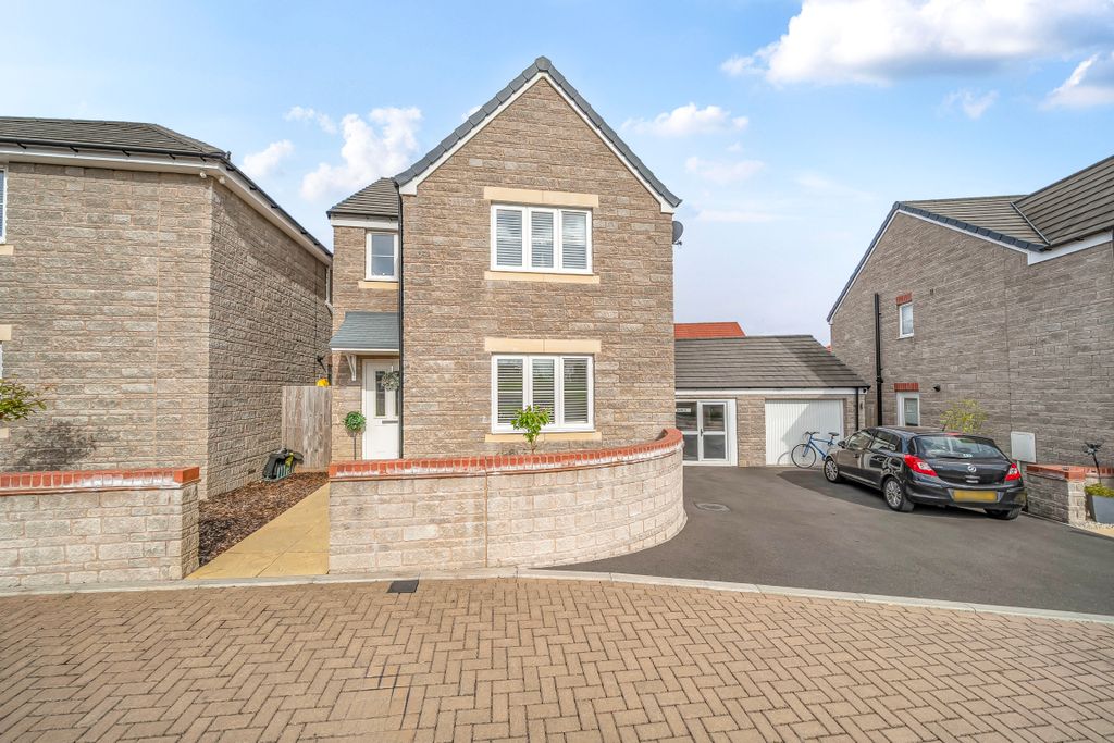 Property photo 1 of 24 13433211468Ae04d9E1696