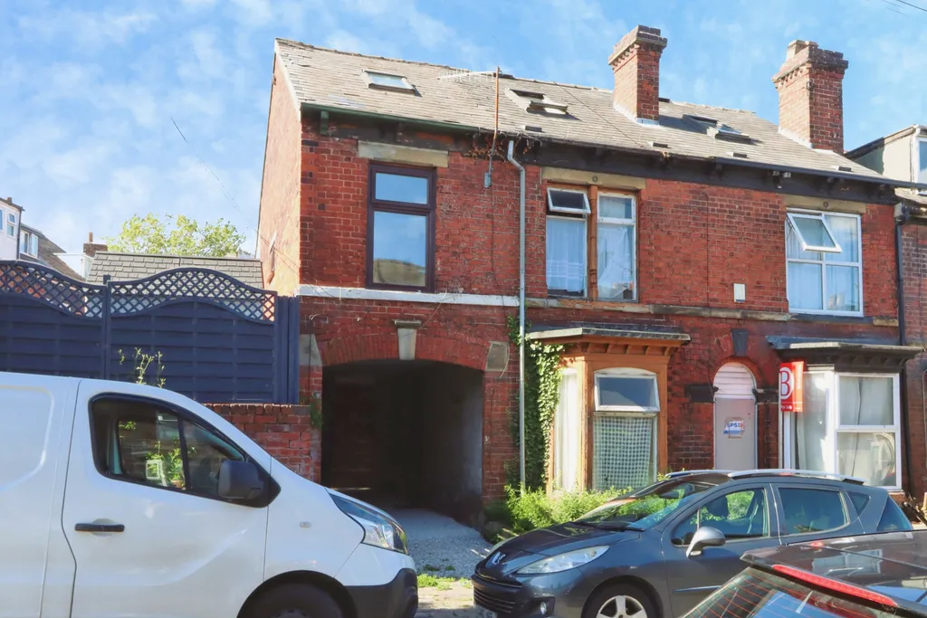 House in Sheffield, Lowfield, Highfield - View 3