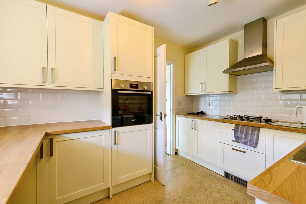 Property photo 3 of 24 Kitchen