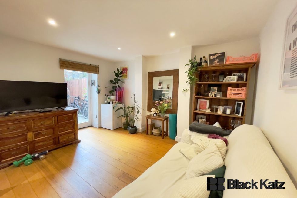 Property photo 3 of 6