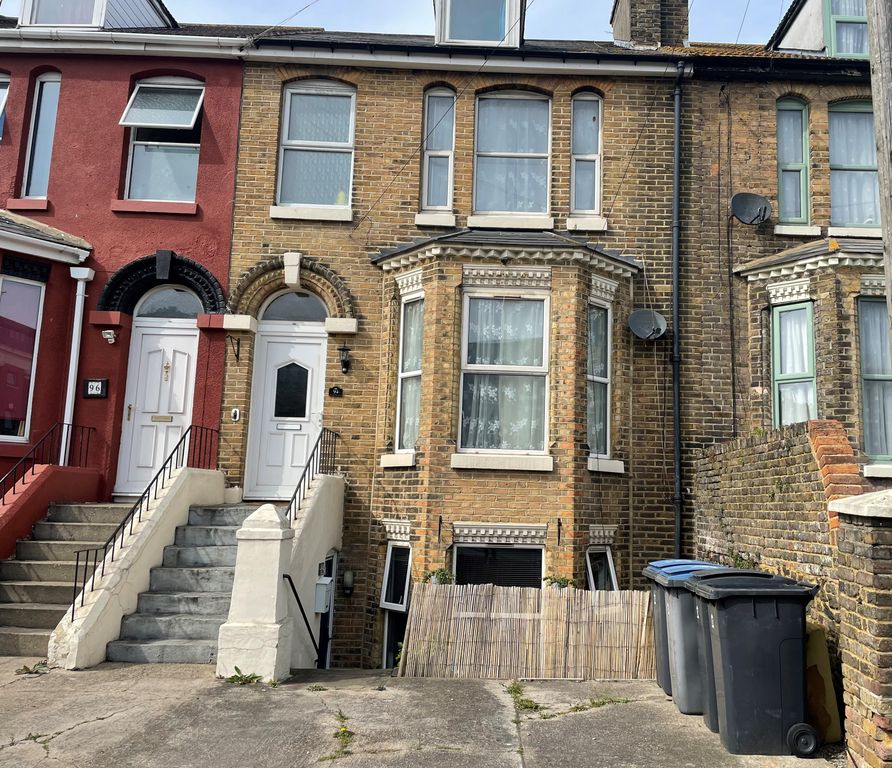 Property photo 1 of 8