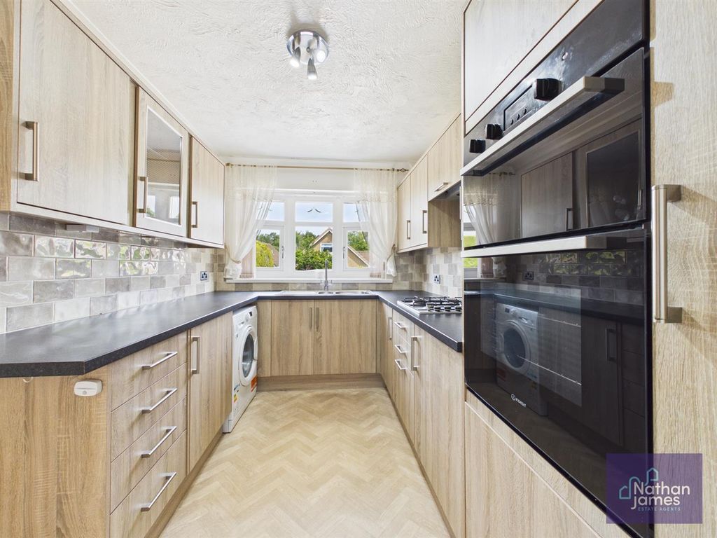Property photo 3 of 15 Kitchen