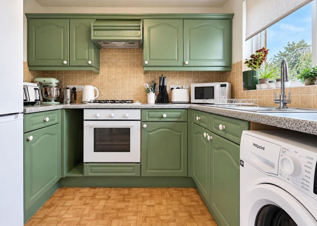 Property photo 3 of 17 577D8CD9-5222-4380-Abc6-Cf4865Ed0E8F.Png