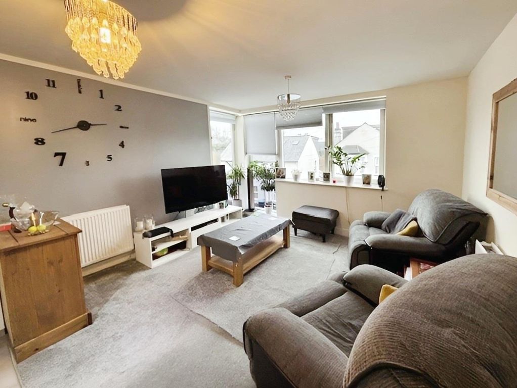 Property photo 3 of 11 0Df7c0E8-Lounge 201.Jpg