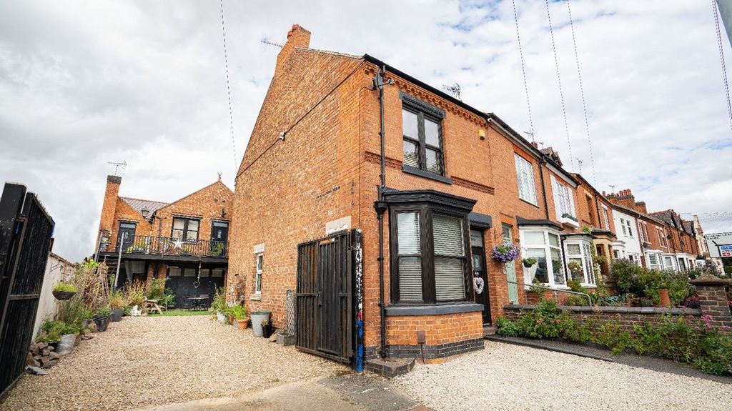 Property photo 1 of 31