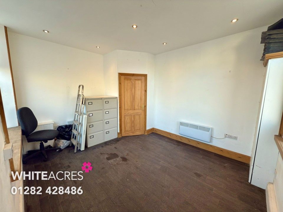 Property photo 3 of 6 Photo 5