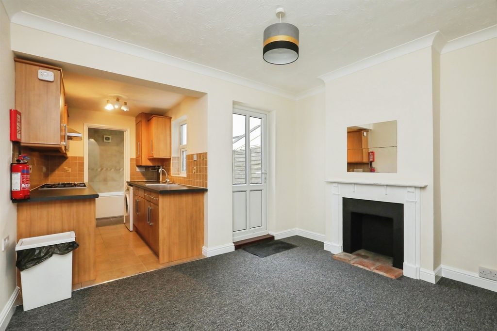 Property photo 2 of 18 Image