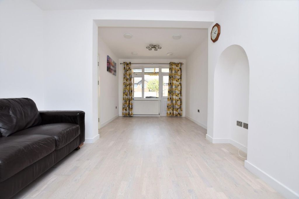 Property photo 3 of 14 3.Jpg