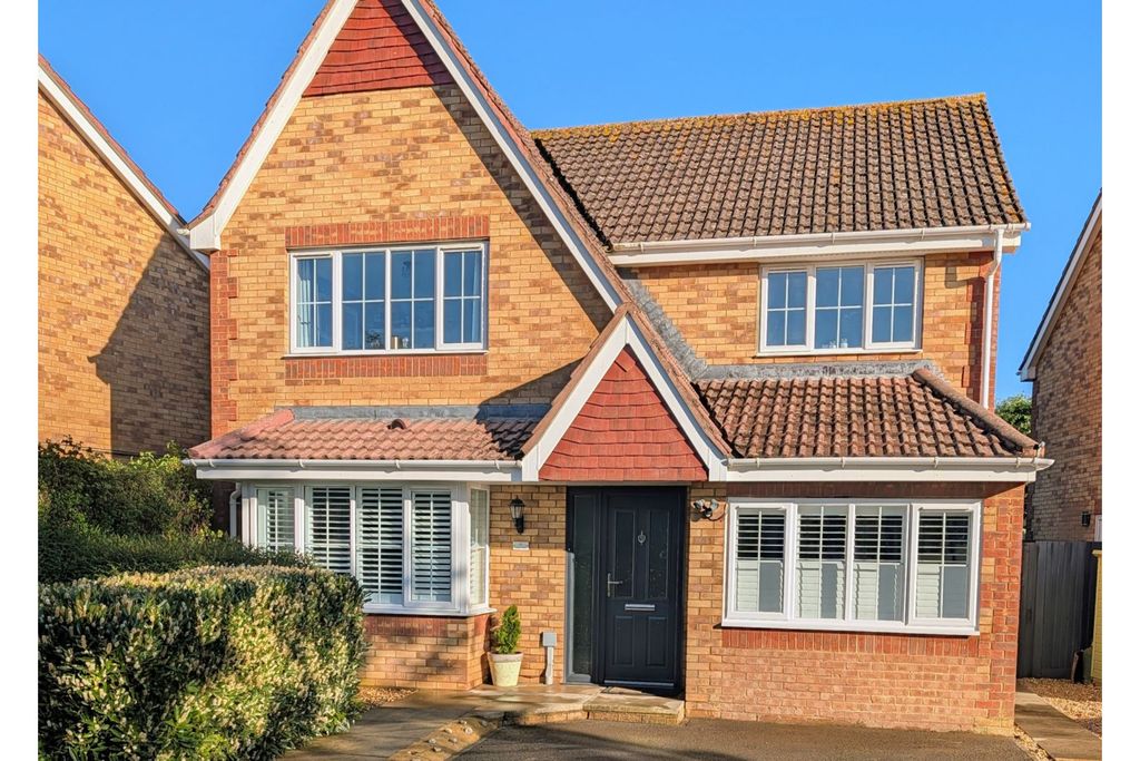 4 bed detached house for saleLinnet Close, Littlehampton BN17