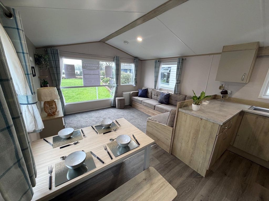 Property photo 2 of 19 Picture No. 22