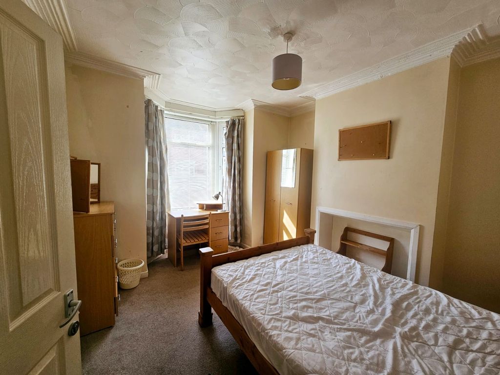 Property photo 2 of 17 Image