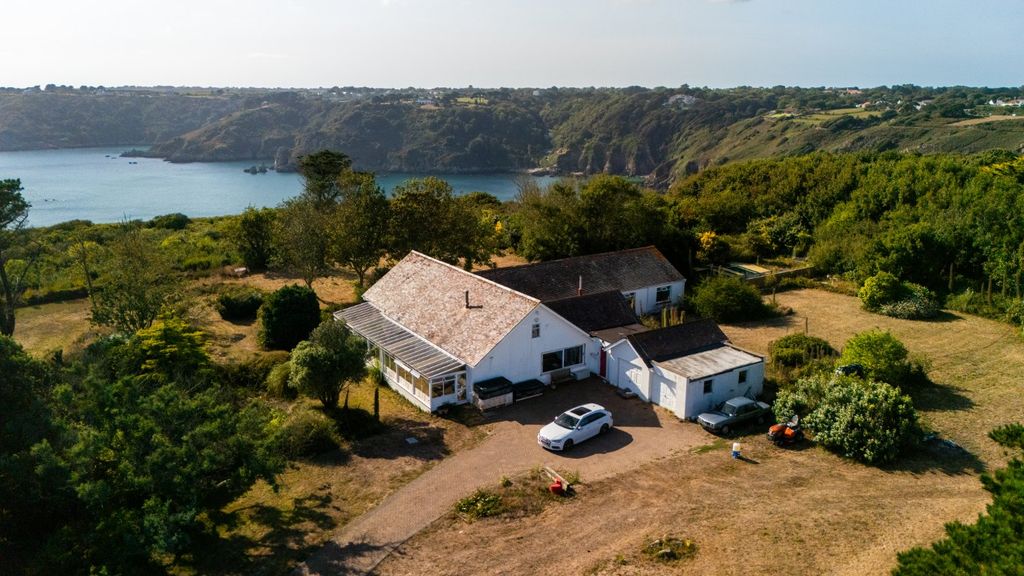 Property photo 3 of 6 Picture No. 06