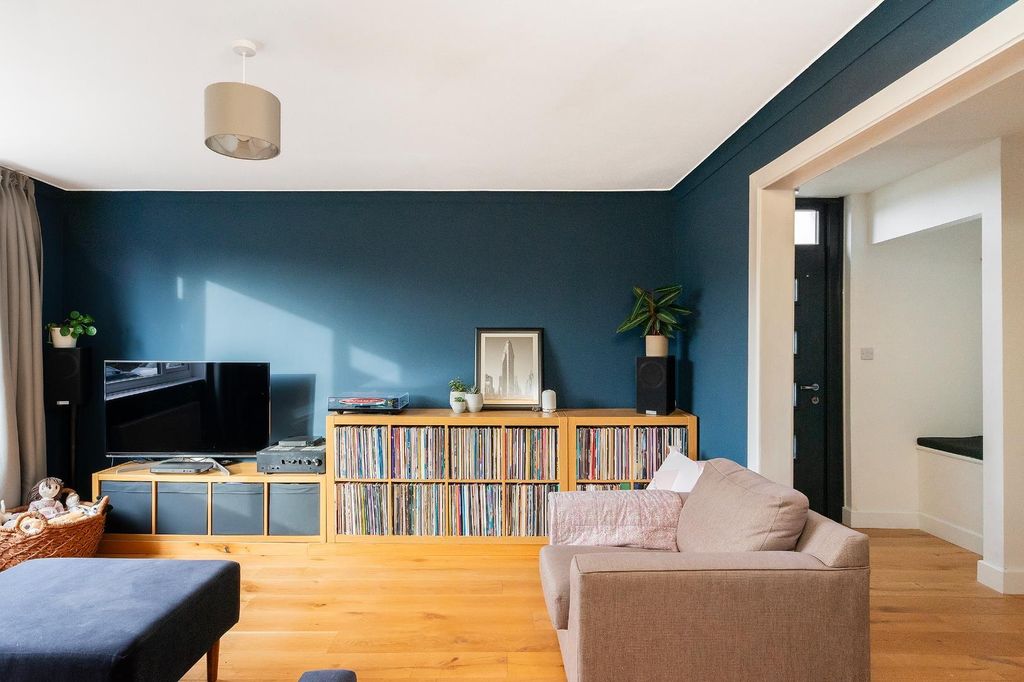 Property photo 1 of 36 2C2Rsa - Living Room B.Jpg