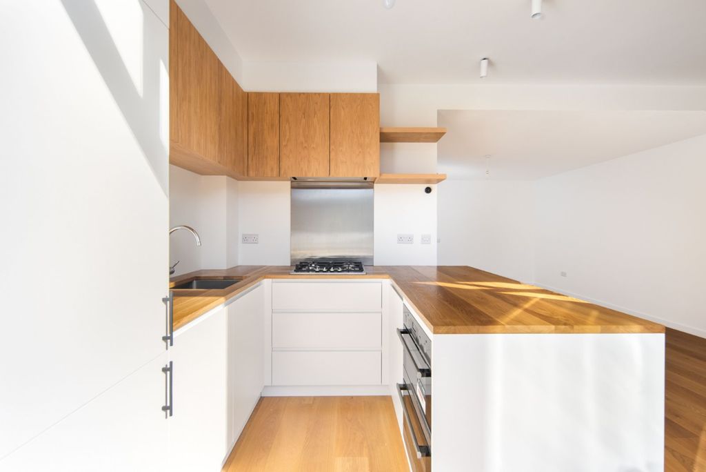 Property photo 2 of 20 Reception Kitchen