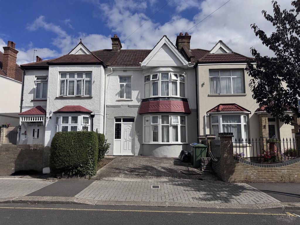 Property photo 1 of 11