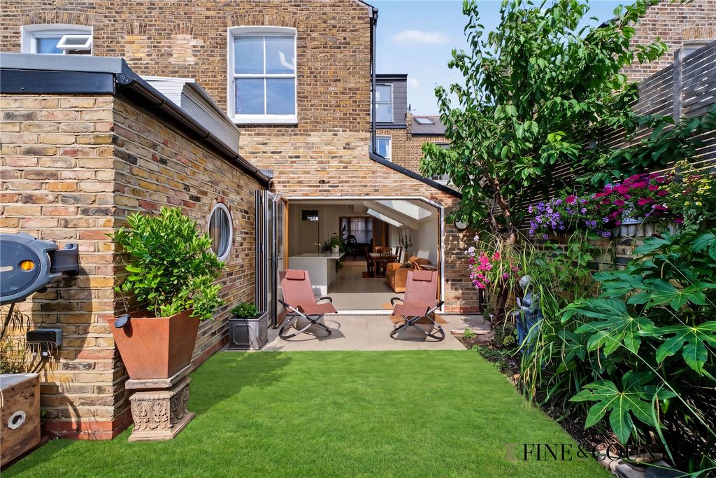 Property photo 2 of 17 Picture No. 30