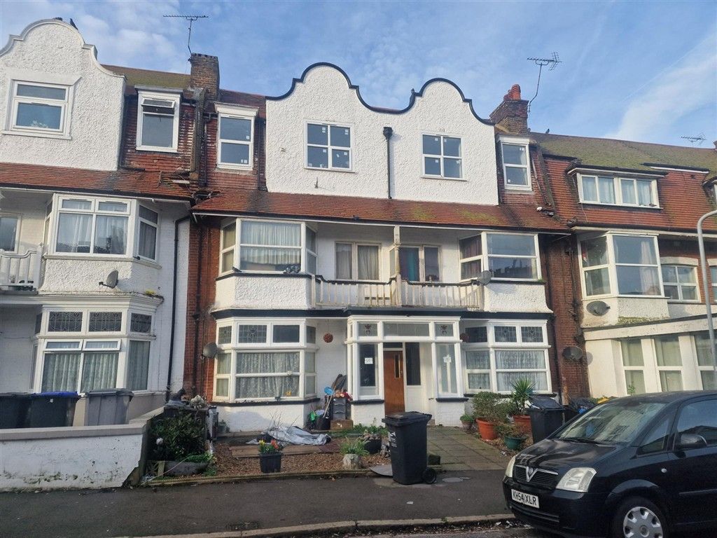 Property photo 1 of 8 Front