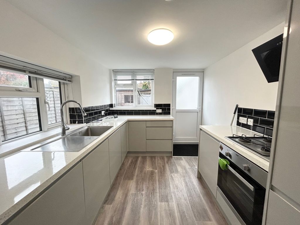 Property photo 2 of 17 Kitchen