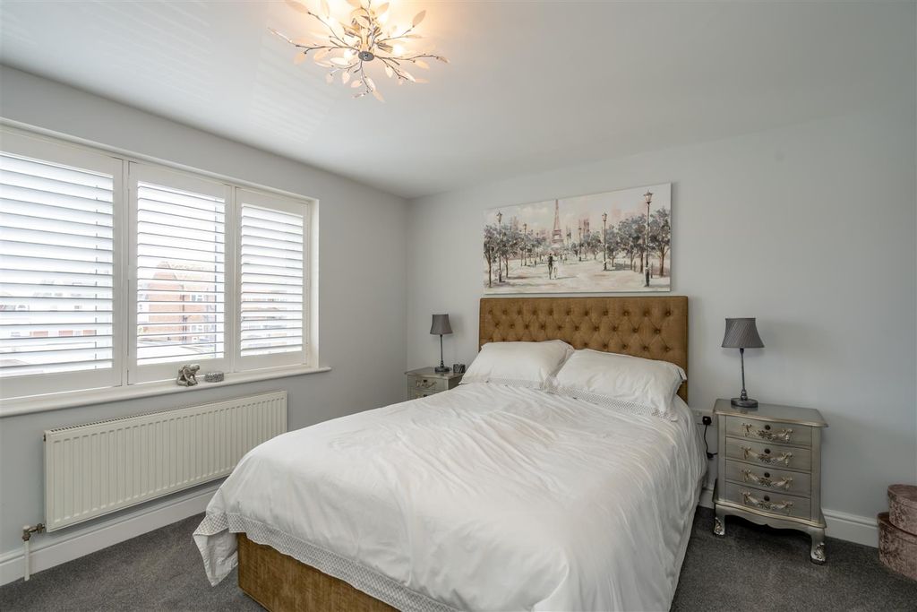 Property photo 3 of 13 Bedroom 1 - Photo 1.Jpg