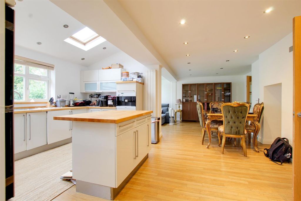 Property photo 3 of 17 Img_0077-Img_0082.Jpg