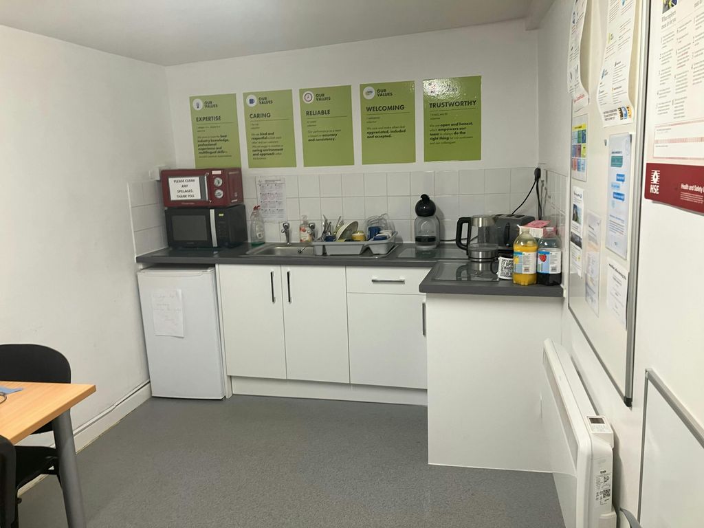 Property photo 3 of 6 Img_3572v.Jpg