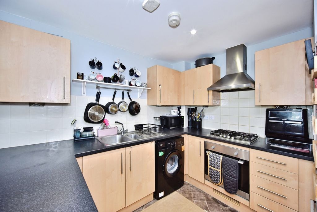 Property photo 3 of 20 Pbox-Img.Jpg
