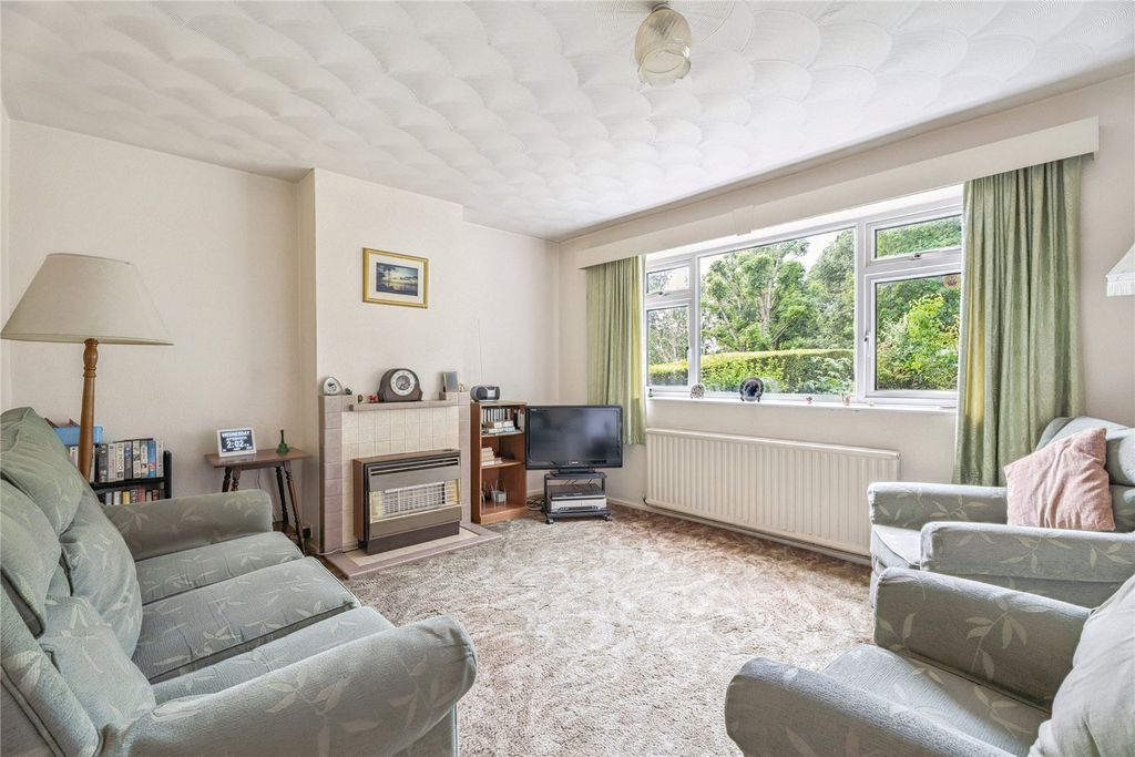 Property photo 3 of 14 Sitting Room