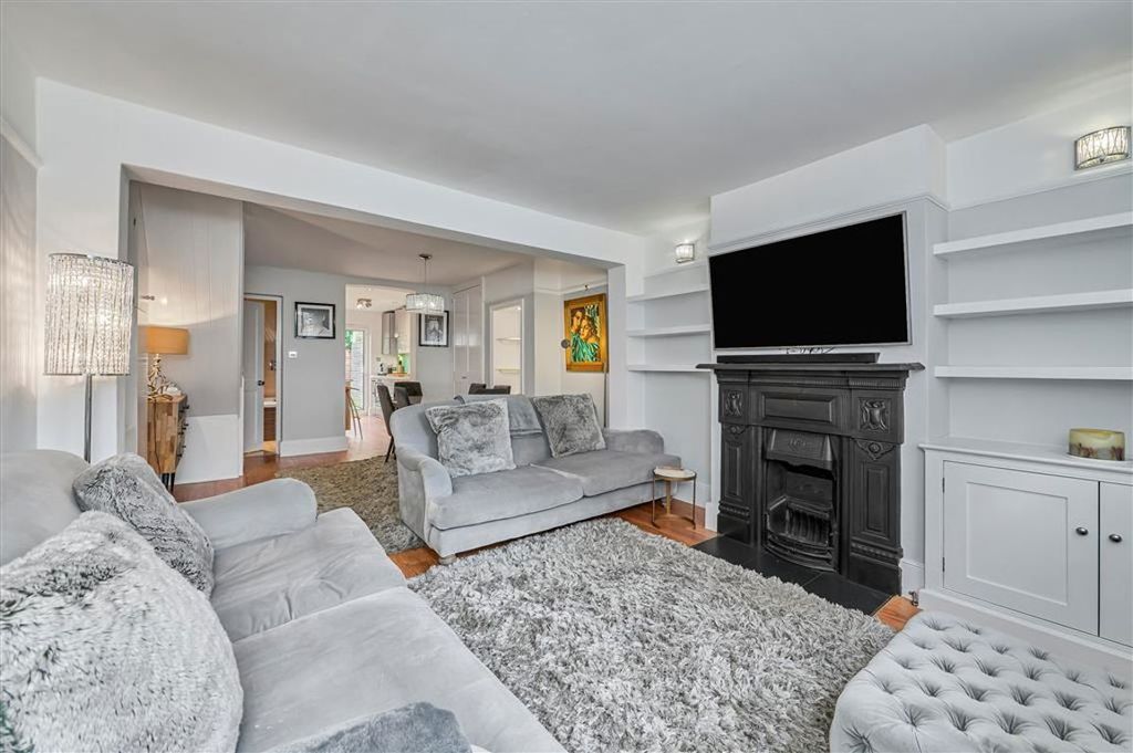 Property photo 2 of 9