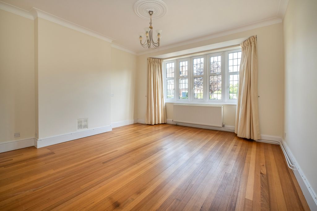 Property photo 3 of 15