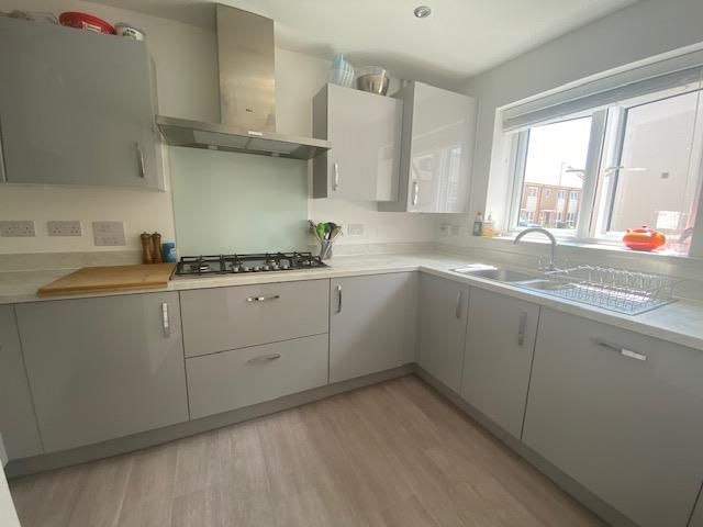 Property photo 2 of 19 Kitchen