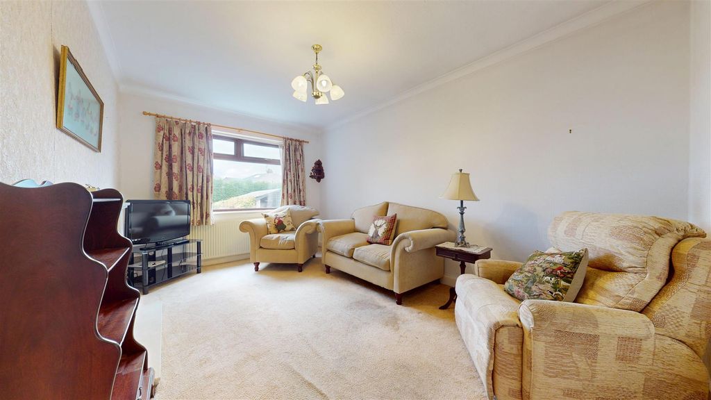 Property photo 2 of 23 Rookery Lane Living Room