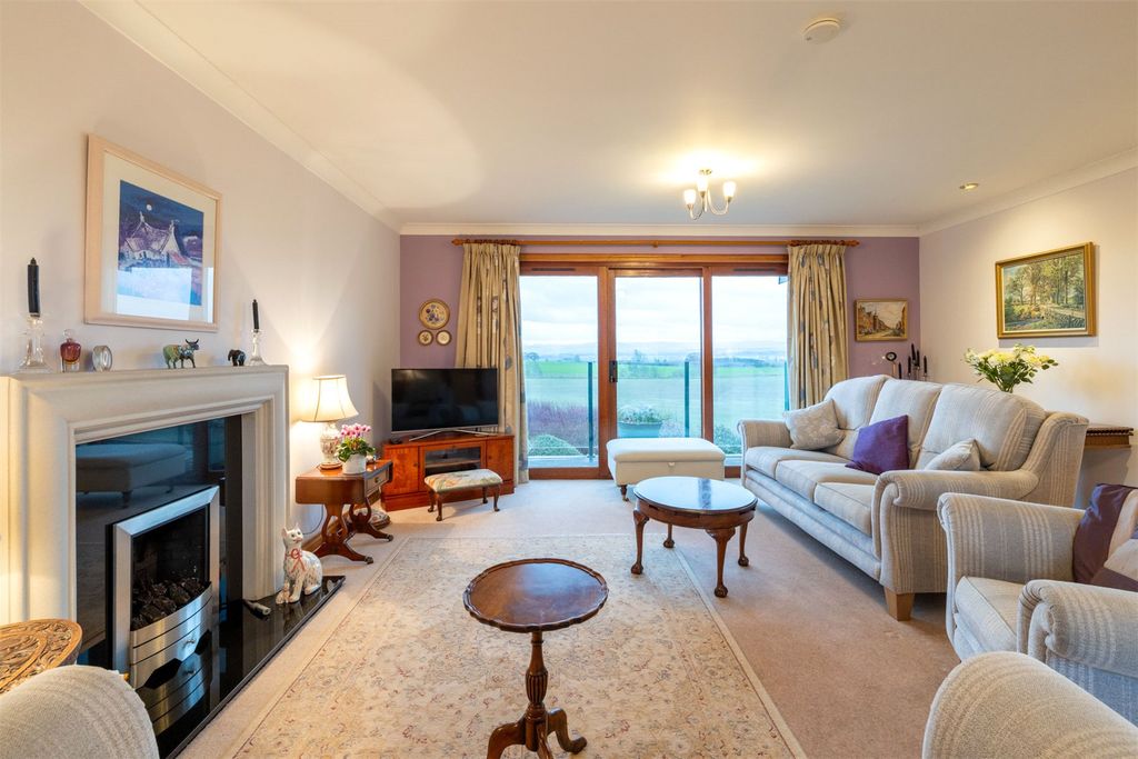 Property photo 2 of 41 Picture No. 02