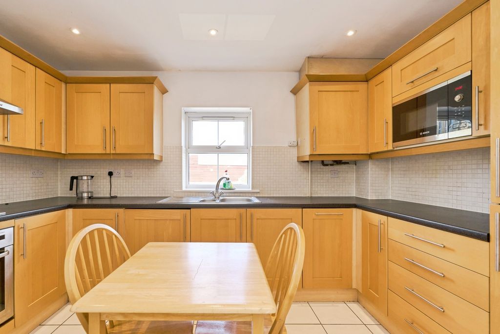 Property photo 2 of 17 Photo