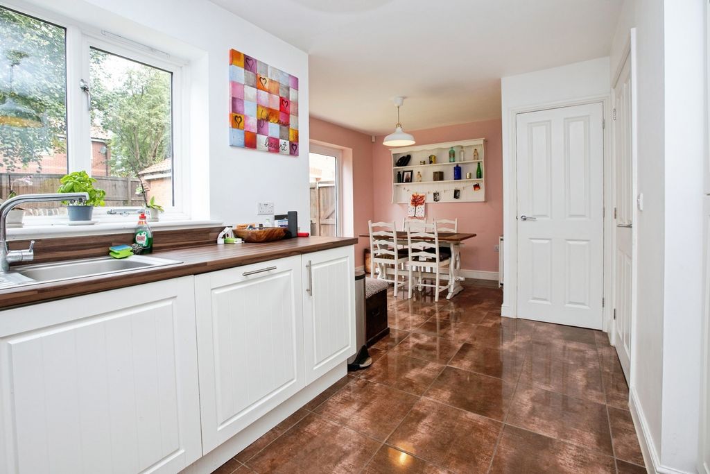 Property photo 3 of 16 Pbox-Img.Jpg
