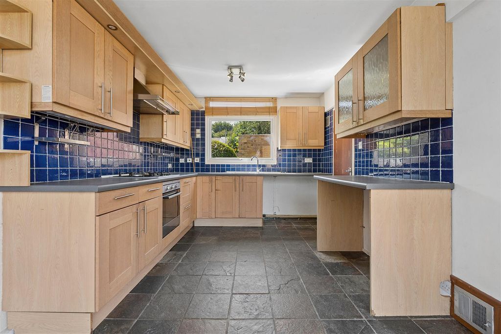 Property photo 3 of 12 Kitchen/Diner