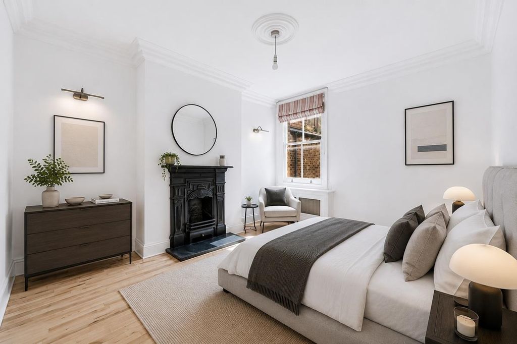 Property photo 3 of 7 Bed 1.Jpg