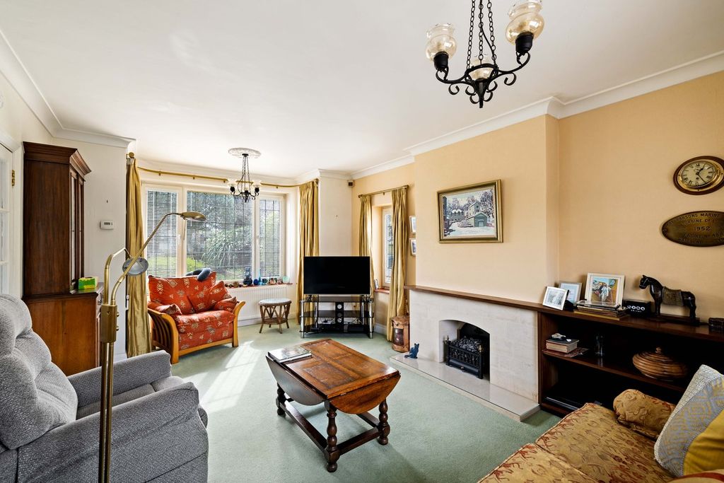 Property photo 2 of 20