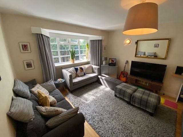 Property photo 2 of 12 Lounge