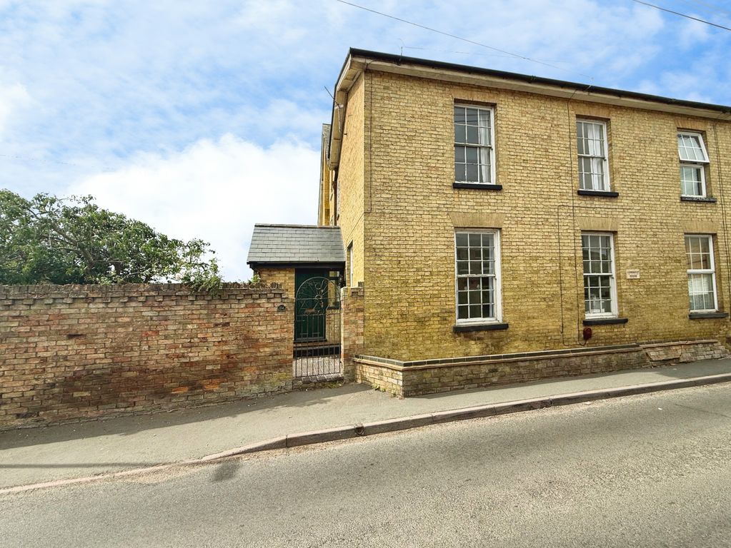 Property photo 1 of 6