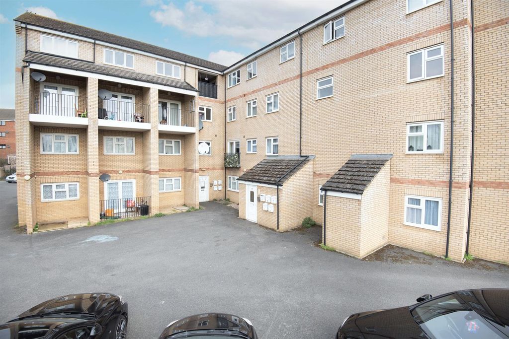 Property photo 3 of 13 Dsc_6011.Gif