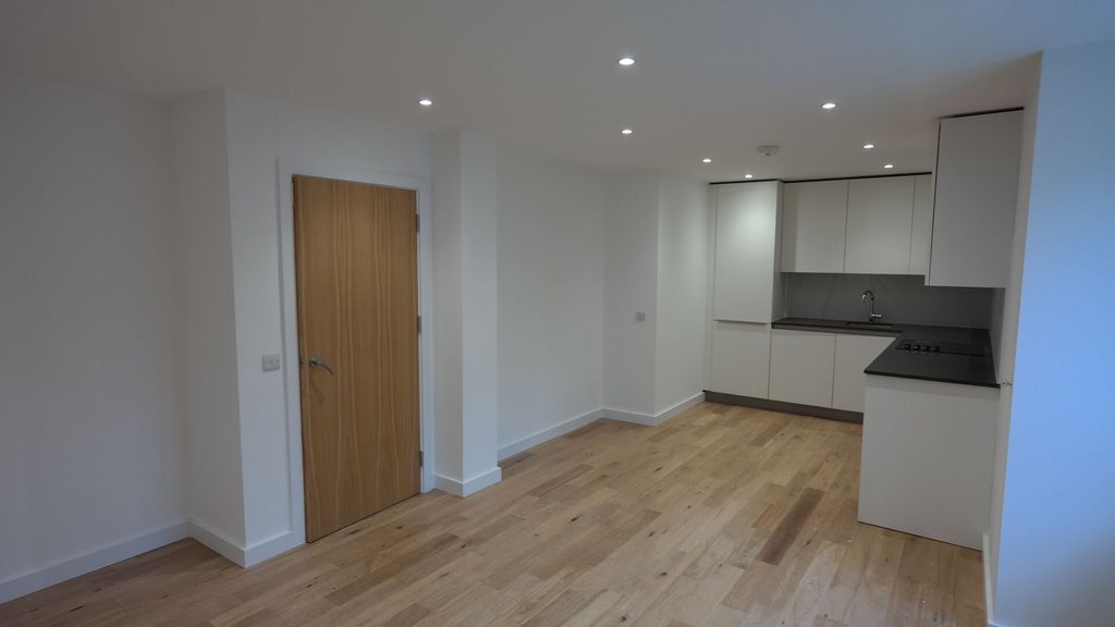 Property photo 3 of 11 Photo 2