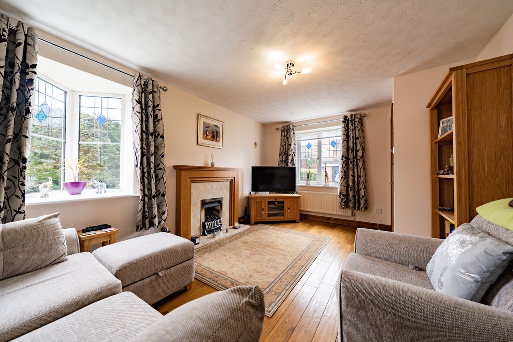 Property photo 2 of 17 Dsc00770