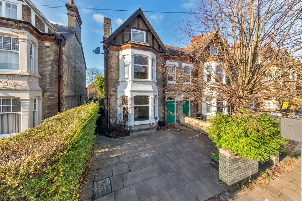 Property photo 1 of 33