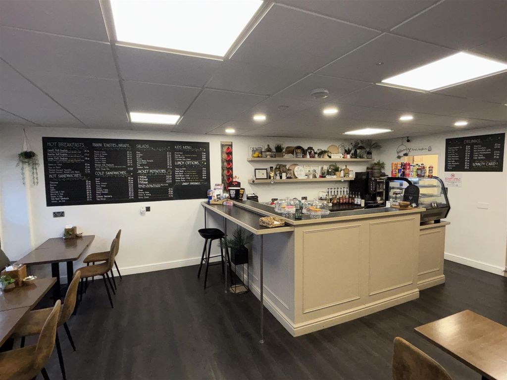 Property photo 1 of 9 Photo 0