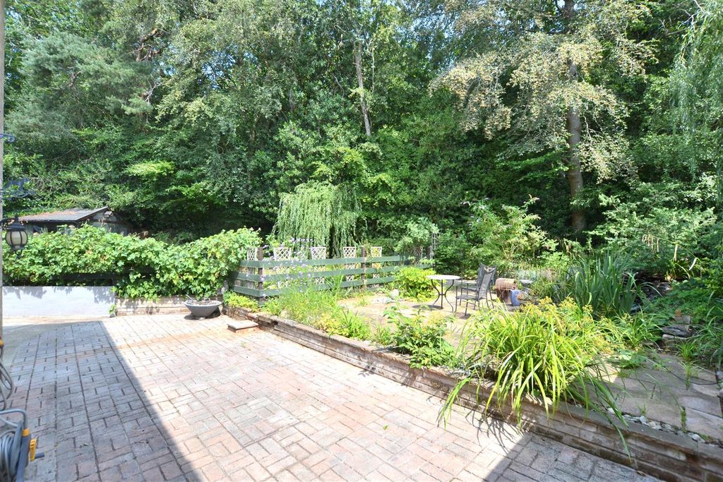 Property photo 2 of 19 Garden.Jpg