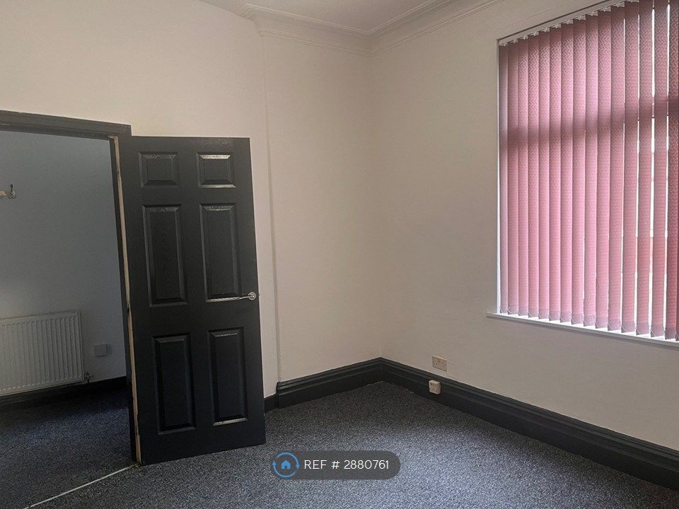 Property photo 3 of 10 Front Reception