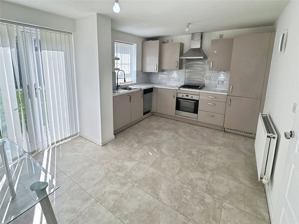 Property photo 2 of 15 Picture No. 12